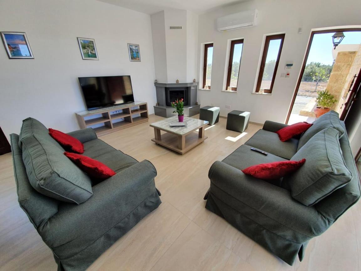 Villa Yermanina Geroskipou Extérieur photo